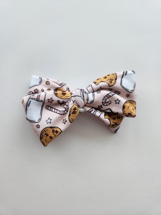 Milk and Cookies Pinwheel Bow